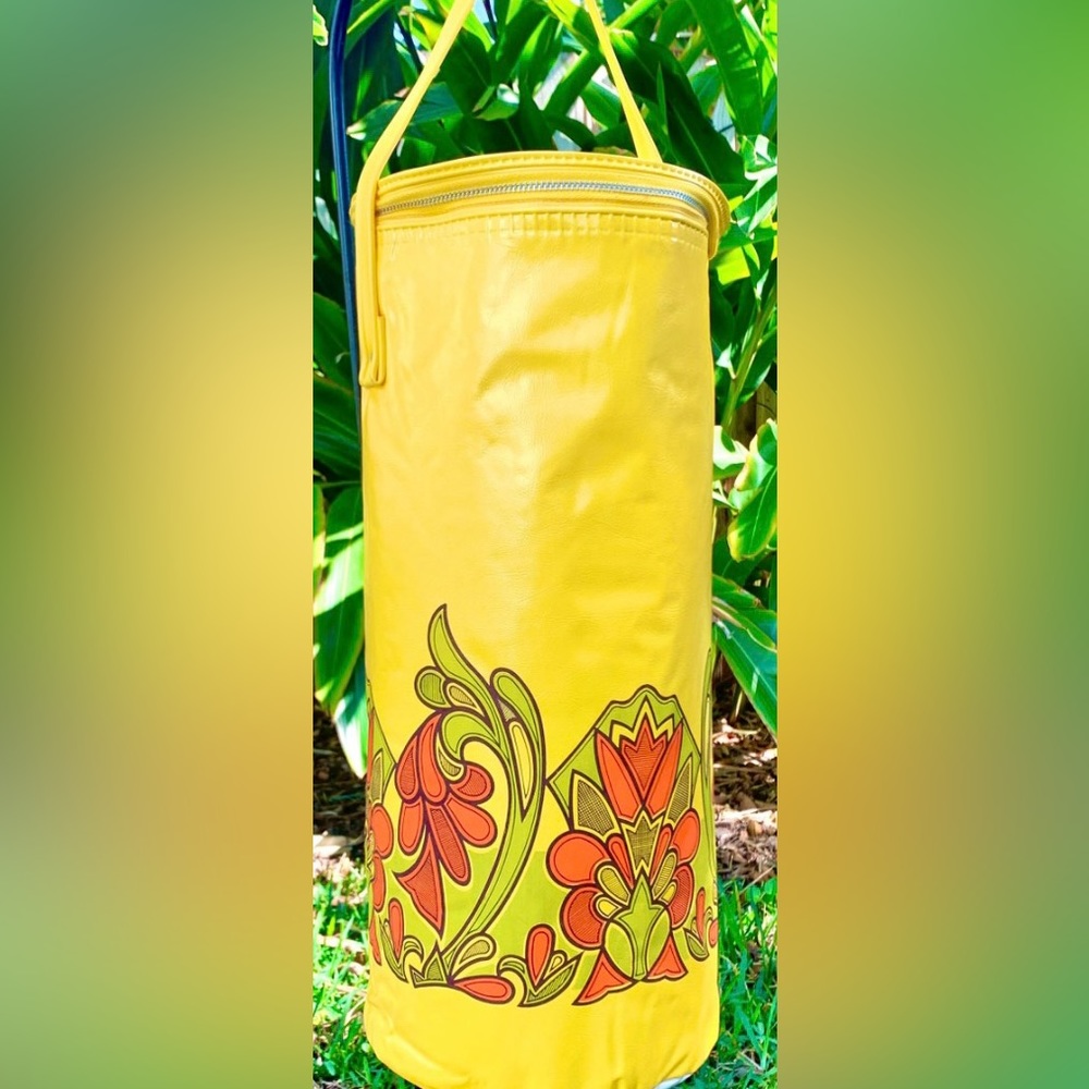 Vintage 1960’s “Sunny”. Oblong insulated cooler